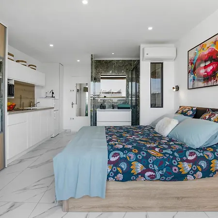 Paloma Héliopolis Entièrement Rénové Avec Terrasse Et Parking Appartement Agde